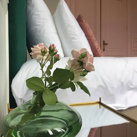 Apartment B&B Baron Osy Suite Second Garden Antwerp